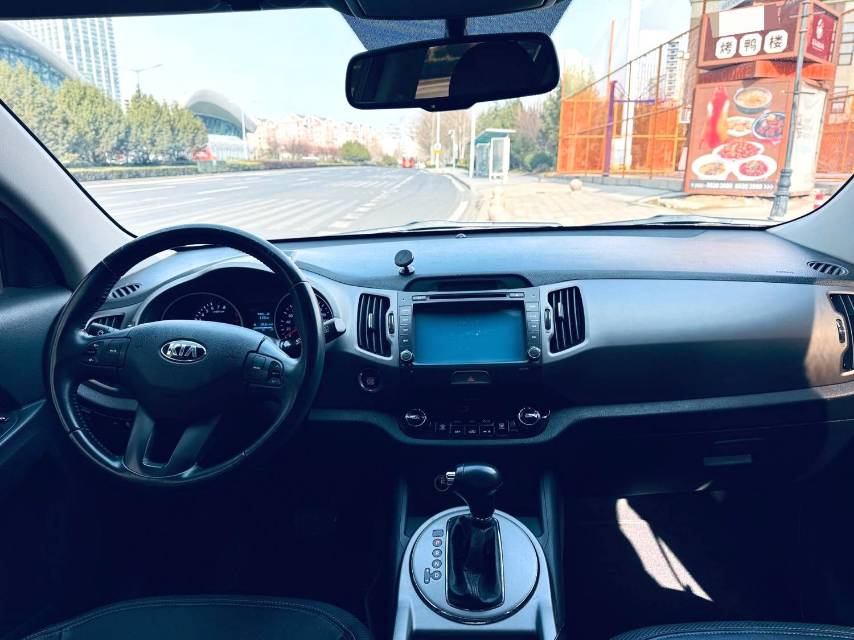 Kia Sportage 2.0L Automatic 2WD GLS
