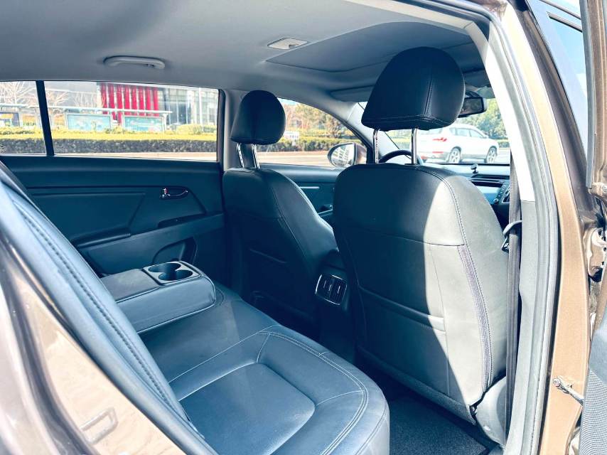Kia Sportage 2.0L Automatic 2WD GLS