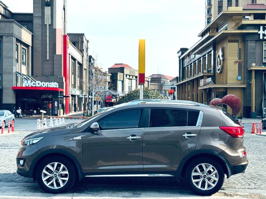Kia Sportage 2.0L Automatic 2WD GLS
