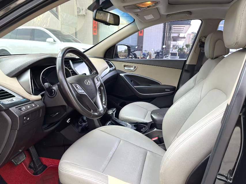 Hyundai Santa Fe 2.4L Automatic2WDComfort