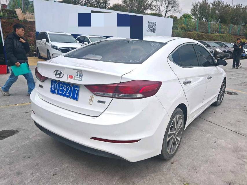 Hyundai 1.6L Automatic Luxury