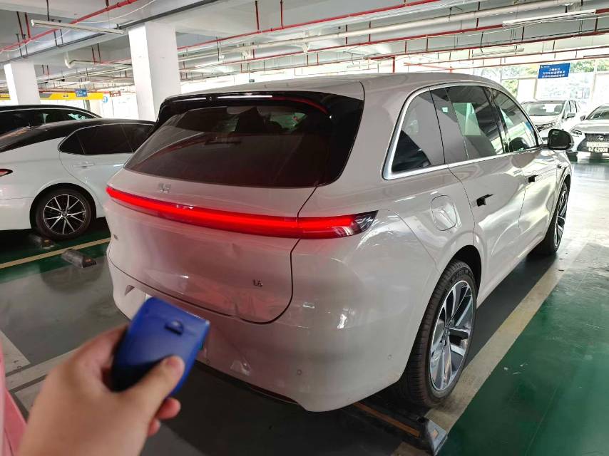 Li Auto L (Liter) 6 Pro