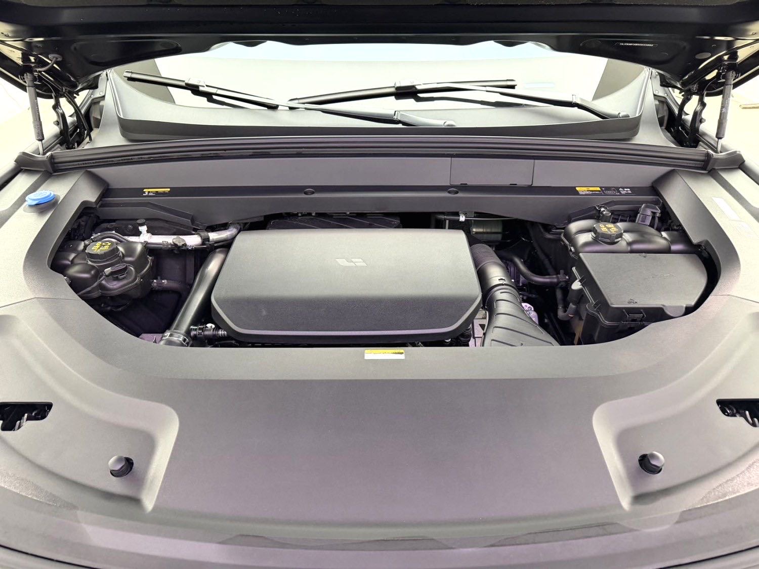 Li Auto L (Liter) 9 Pro