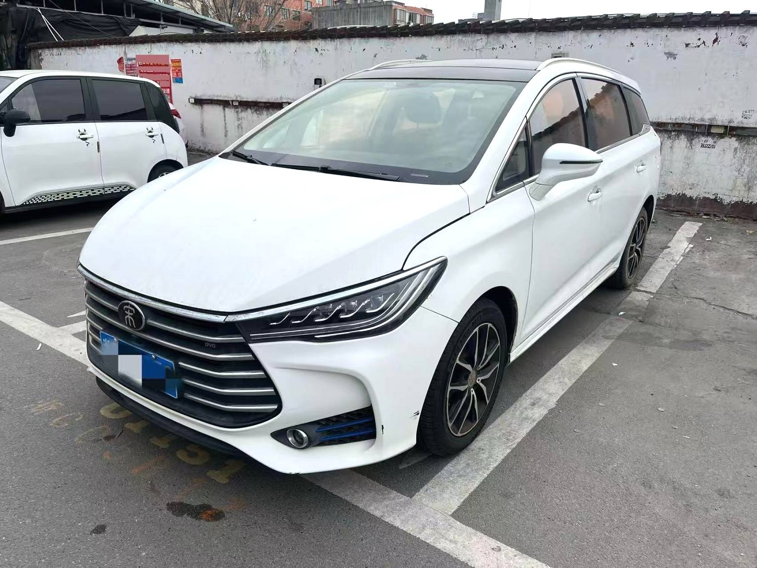 BYD MAX 1.5T Automatic 6 Seats