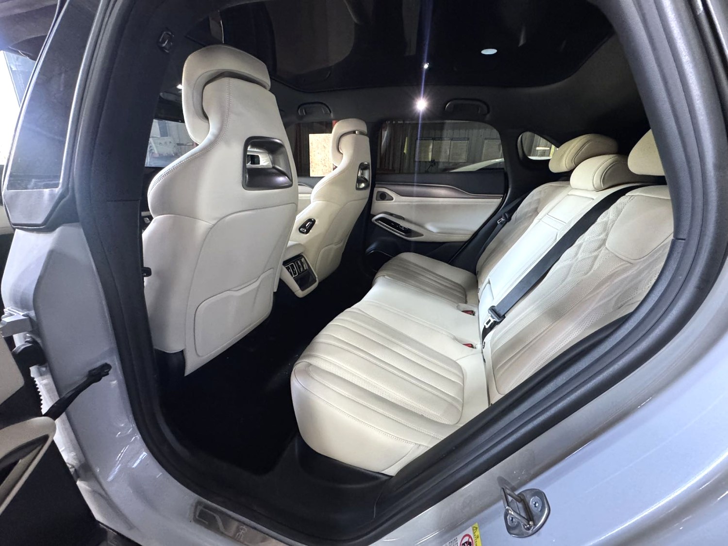 BYD L (Liter) Electric Vehicle 662km
