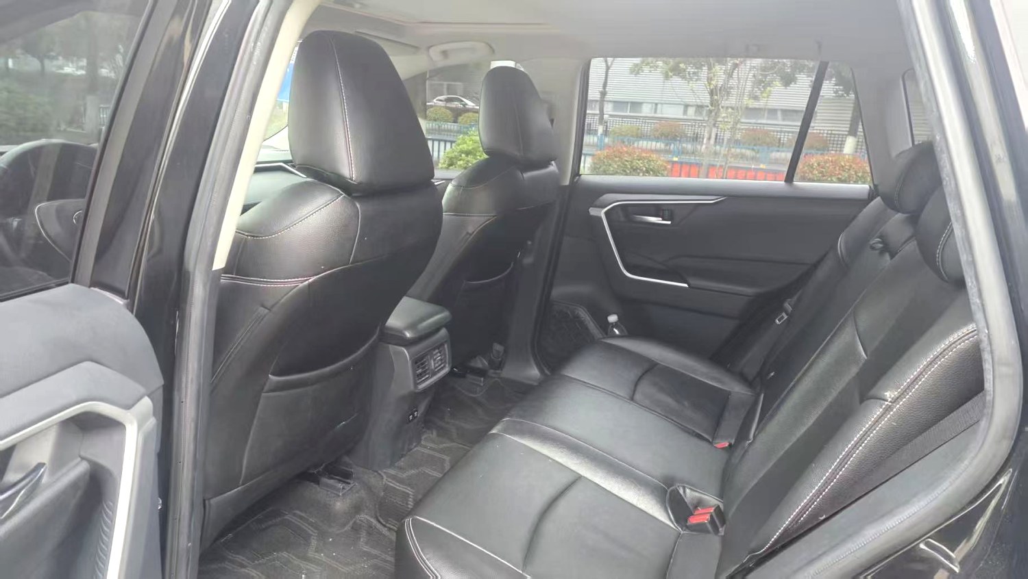 Toyota RAV 4 2.0L CVT 2WD