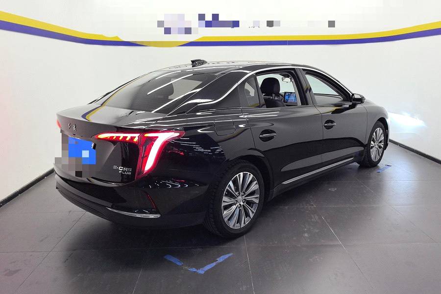 Hongqi E QM 5 560 км PLUS