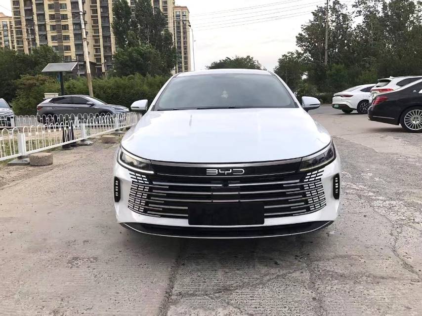 BYD 05 DM i 55 км, версия «Люкс»