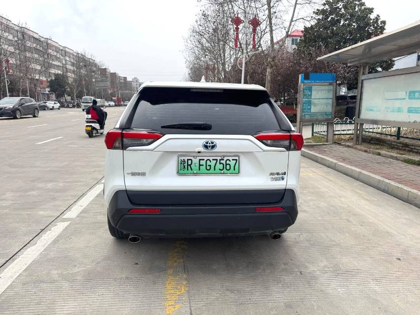 Toyota RAV 4 Hybrid 2.5L E CVT 2WDElite