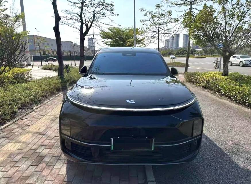 Li Auto L (Liter) 8 Air