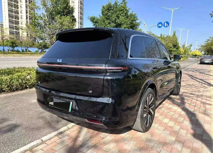 Li Auto L (Liter) 8 Air