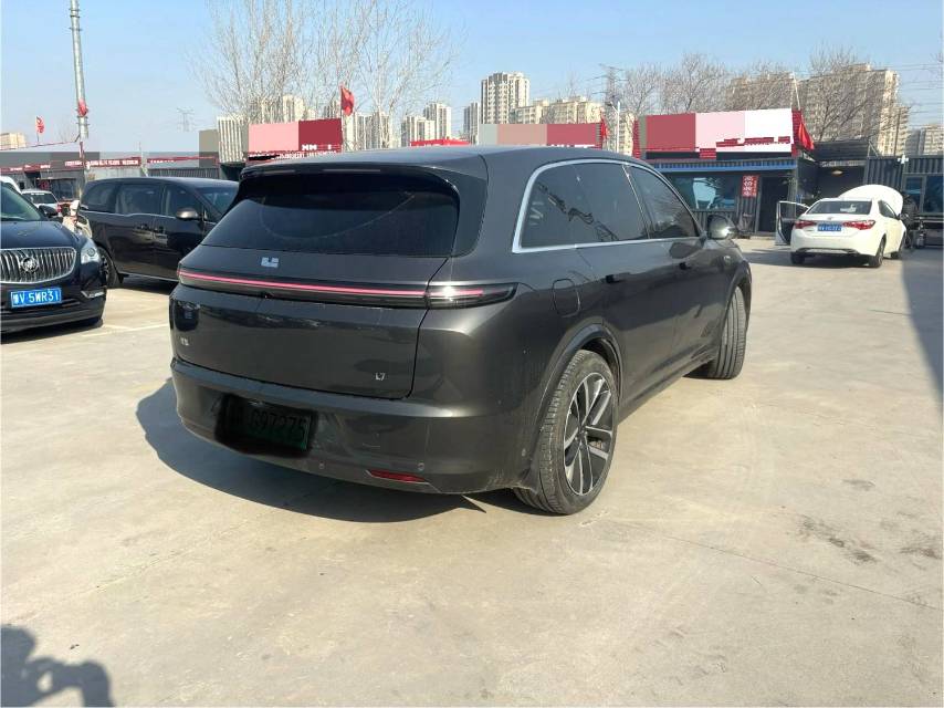 Li Auto L (Liter) 7 Pro