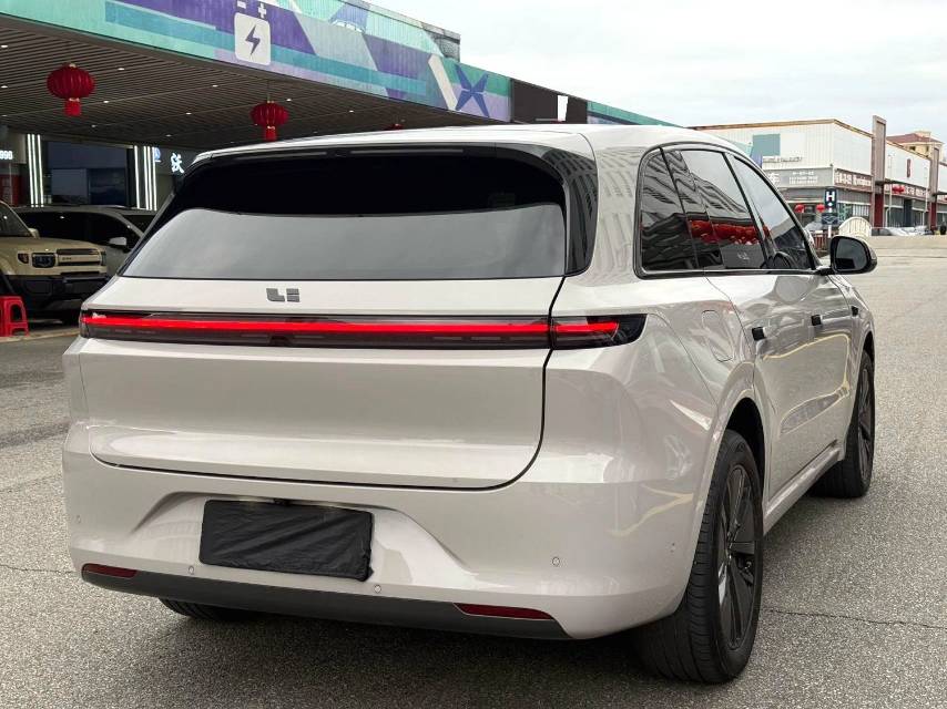 Li Auto L (Liter) 6 Max