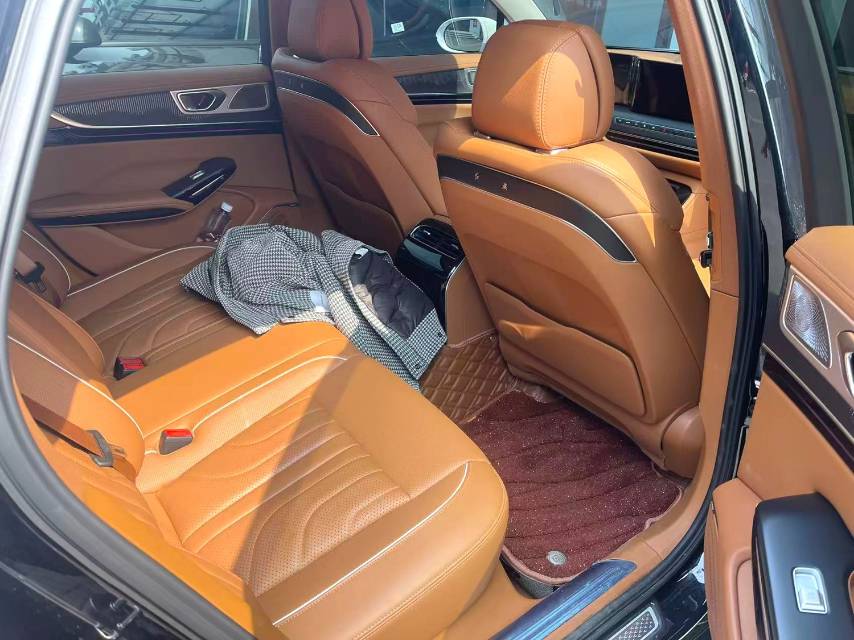Hongqi H 9 2.0T 2WD 5 Seats