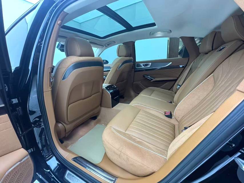 Hongqi H 9 2.0T 2WD 5 Seats