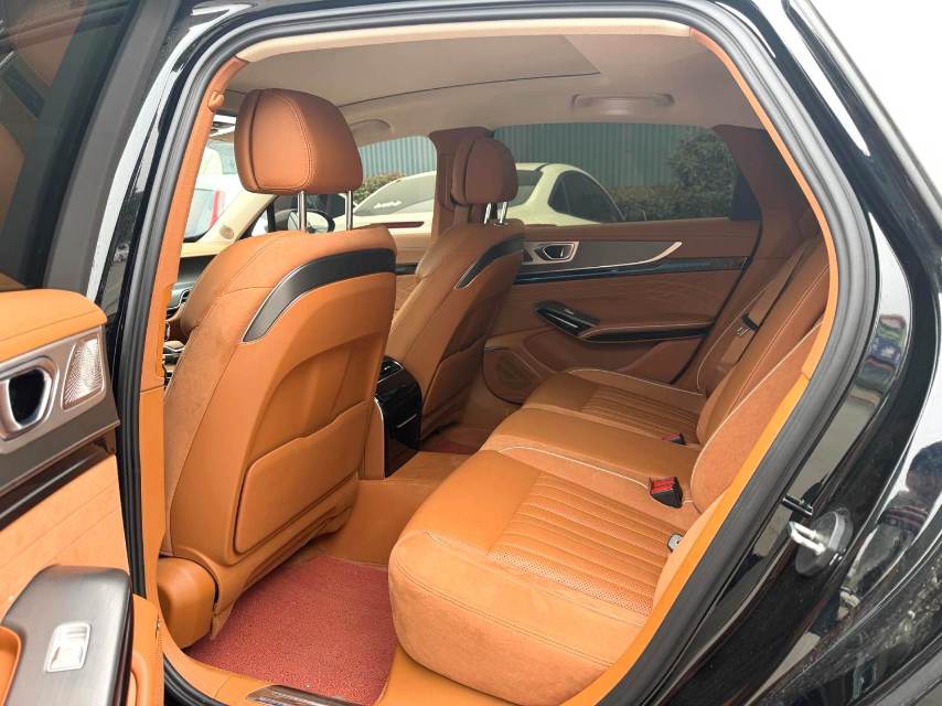 Hongqi H 9 2.0T 2WD 5 Seats