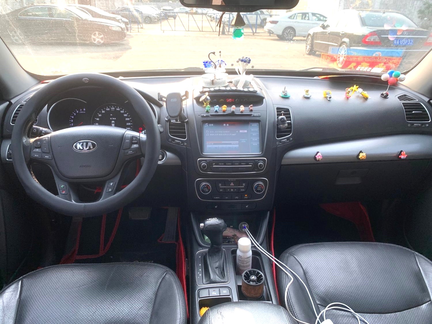 Kia 2.4L 7 Luxury