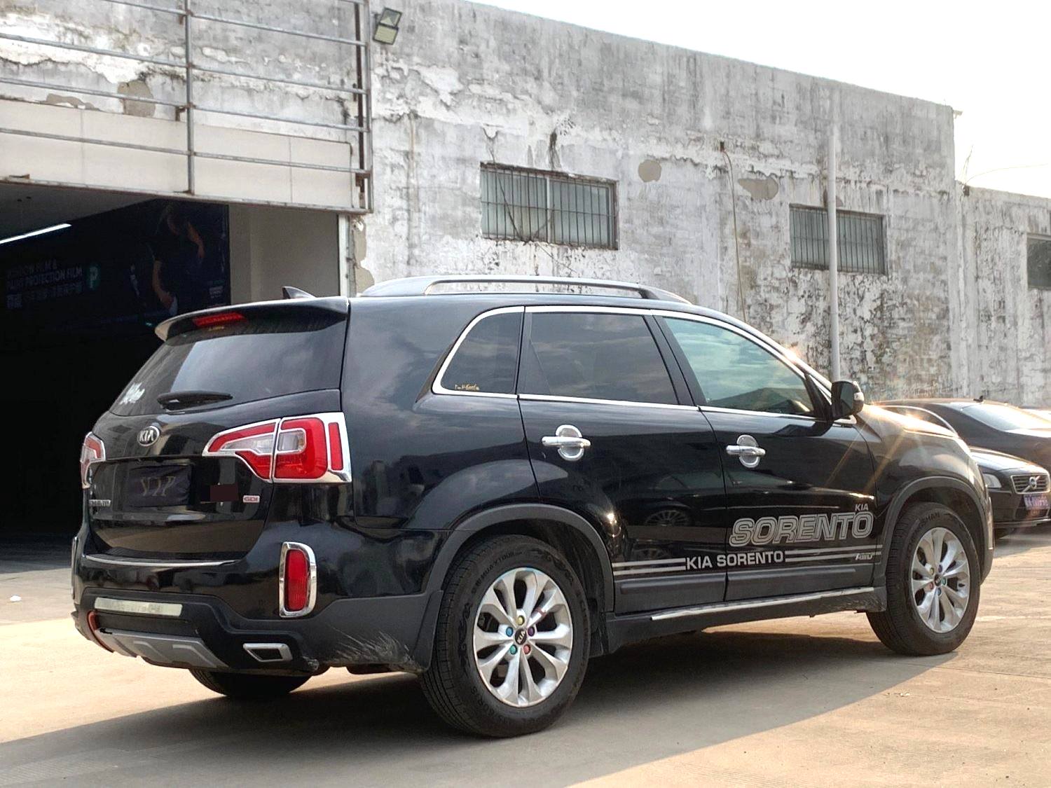 Kia 2.4L 7 Luxury