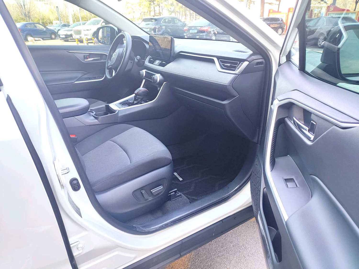 Toyota RAV 4 2.0L CVT 2WD Plus Version
