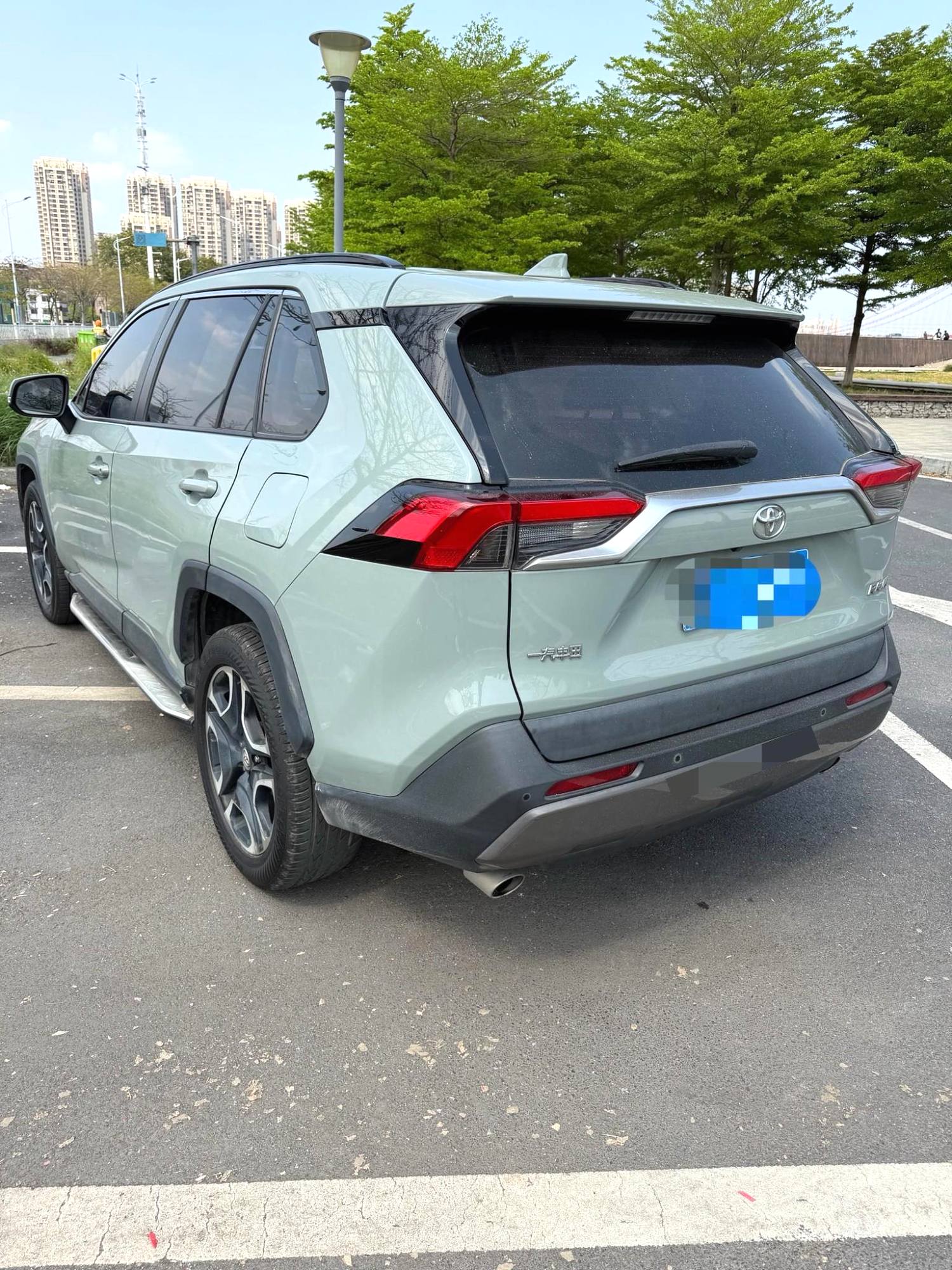 Toyota RAV 4 2.0L CVT 2WDPremium