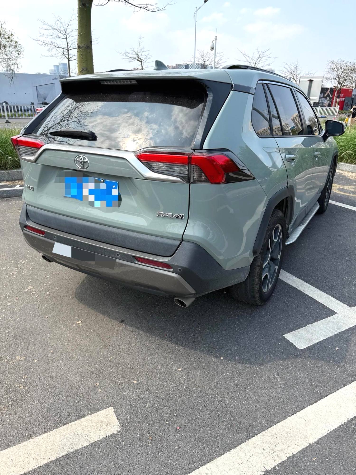 Toyota RAV 4 2.0L CVT 2WDPremium