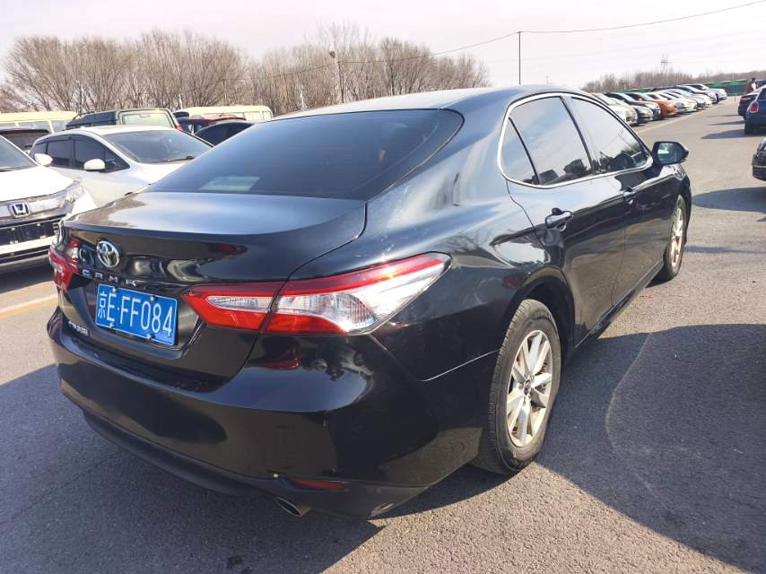 Toyota Camry 2.0E Lead V