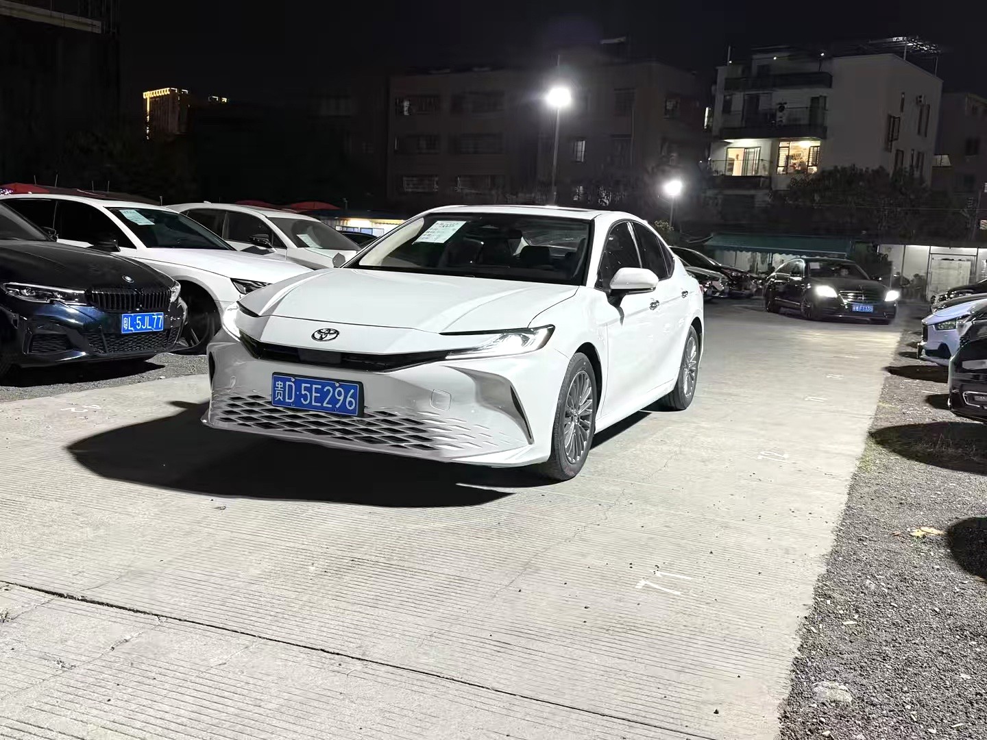 Toyota Camry Hybrid 2.0HGVP Luxury