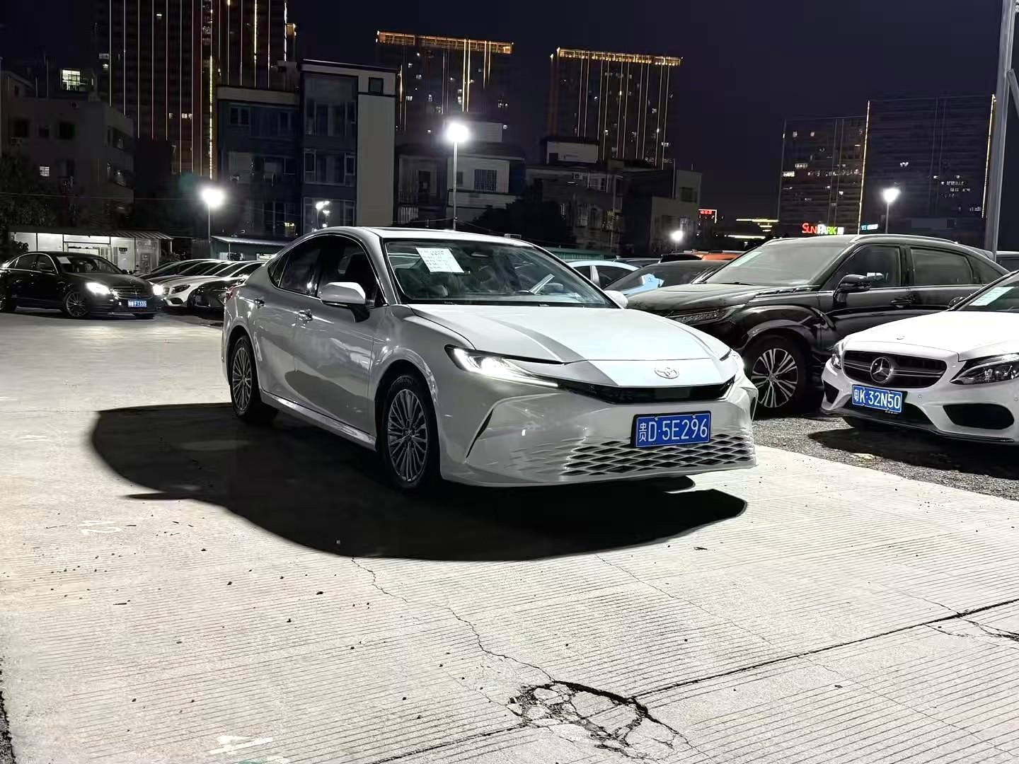 Toyota Camry Hybrid 2.0HGVP Luxury