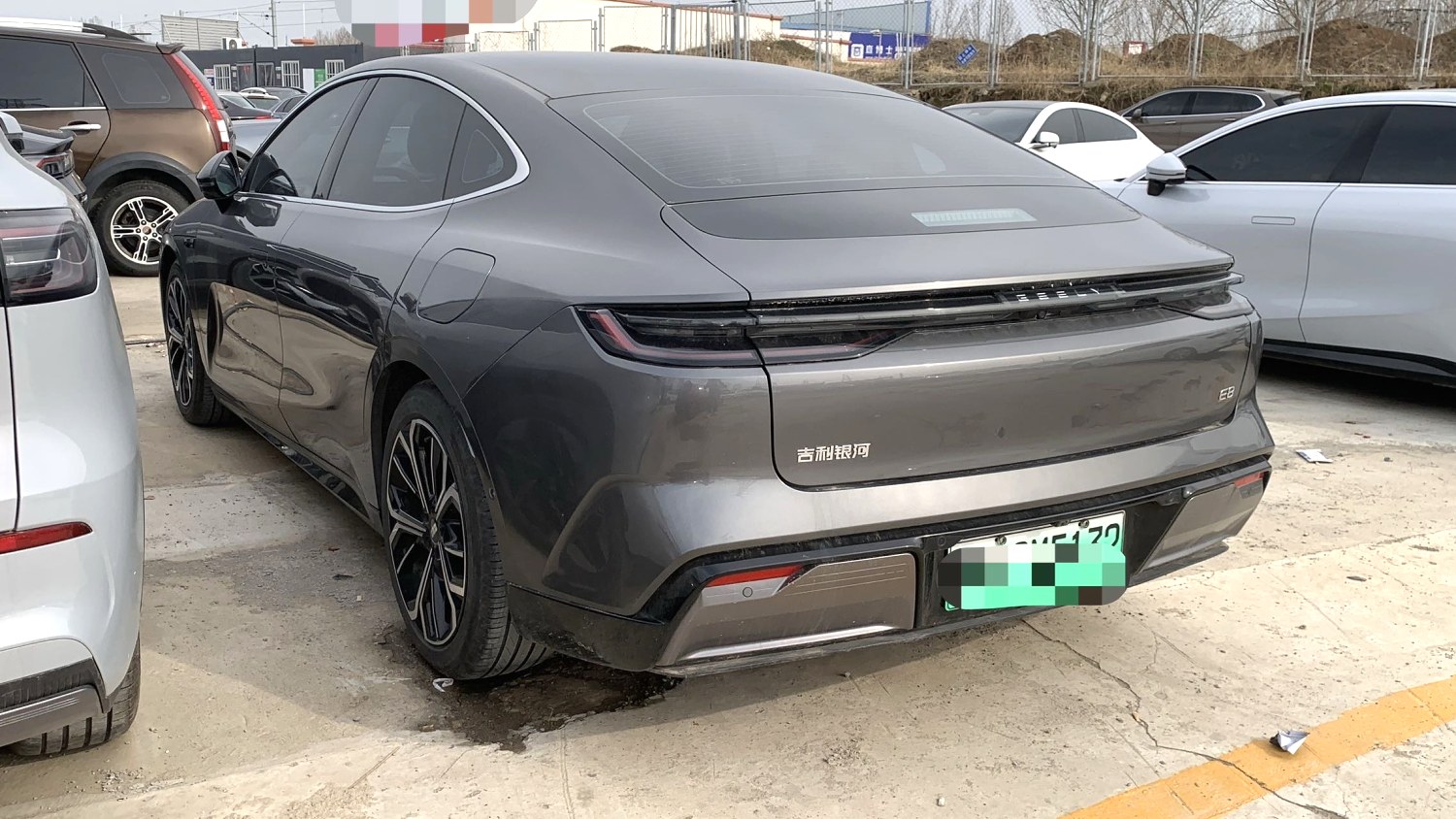 Geely Galaxy E 8 575km Explore