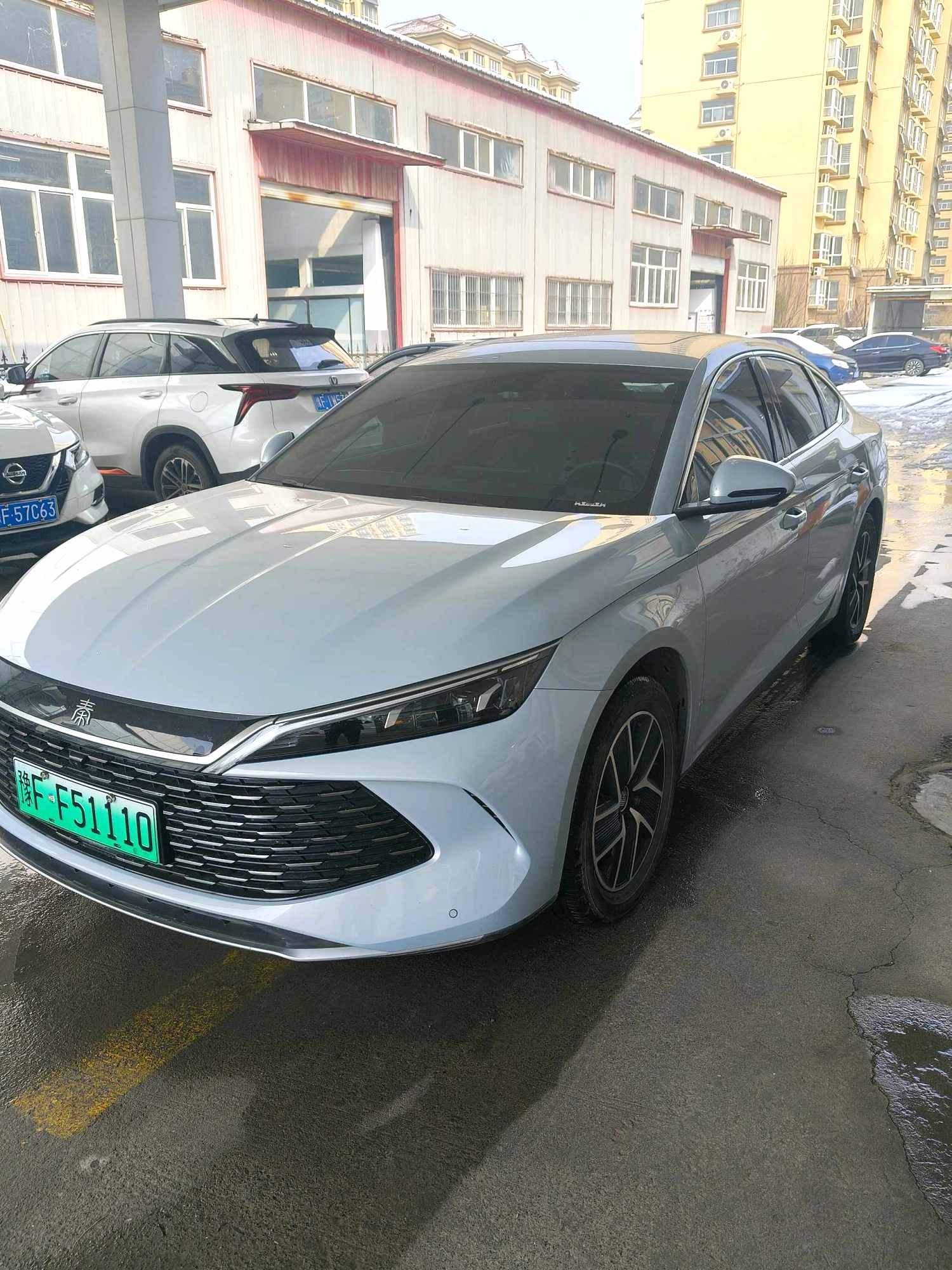 BYD L (Liter) DM i 120KM Advanced
