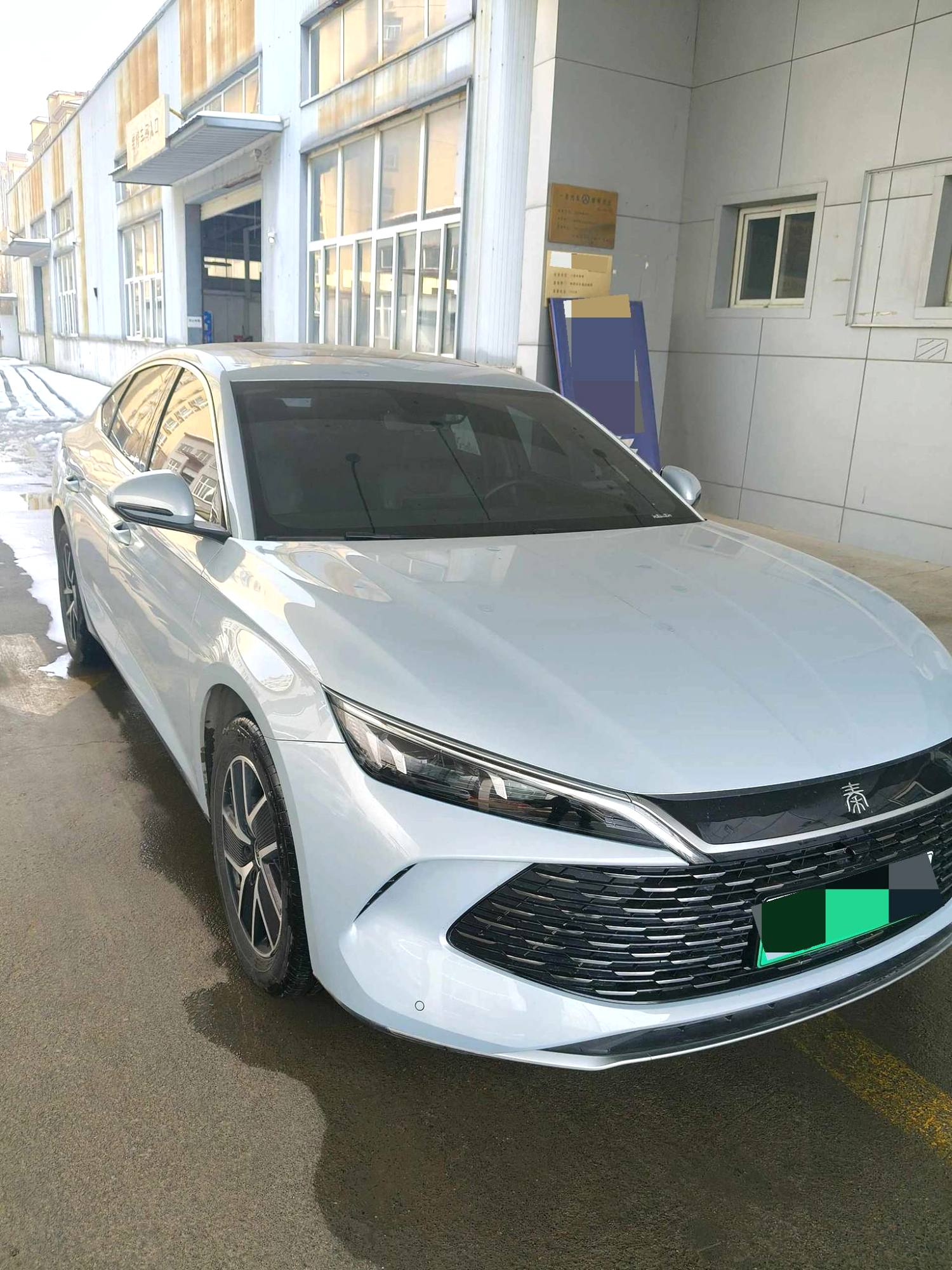 BYD L (Liter) DM i 120KM Advanced