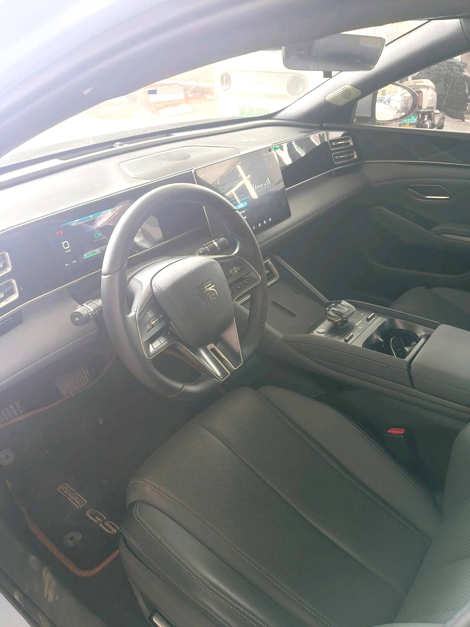 BYD L (Liter) DM i 120KM Advanced