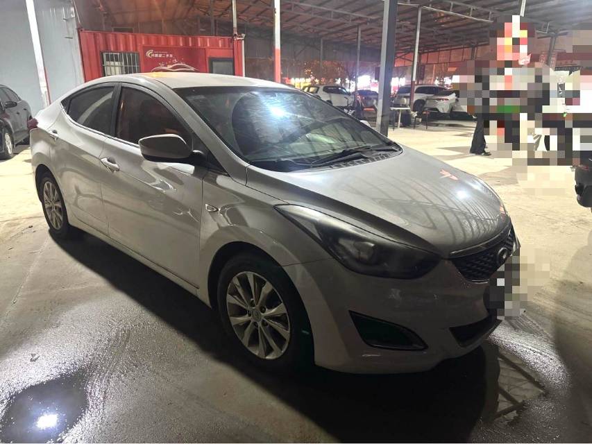 Hyundai 1,6 л, автоматическая коробка передач