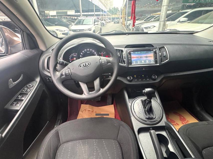 Kia Sportage 2,0 л, АКПП, передний привод, GL