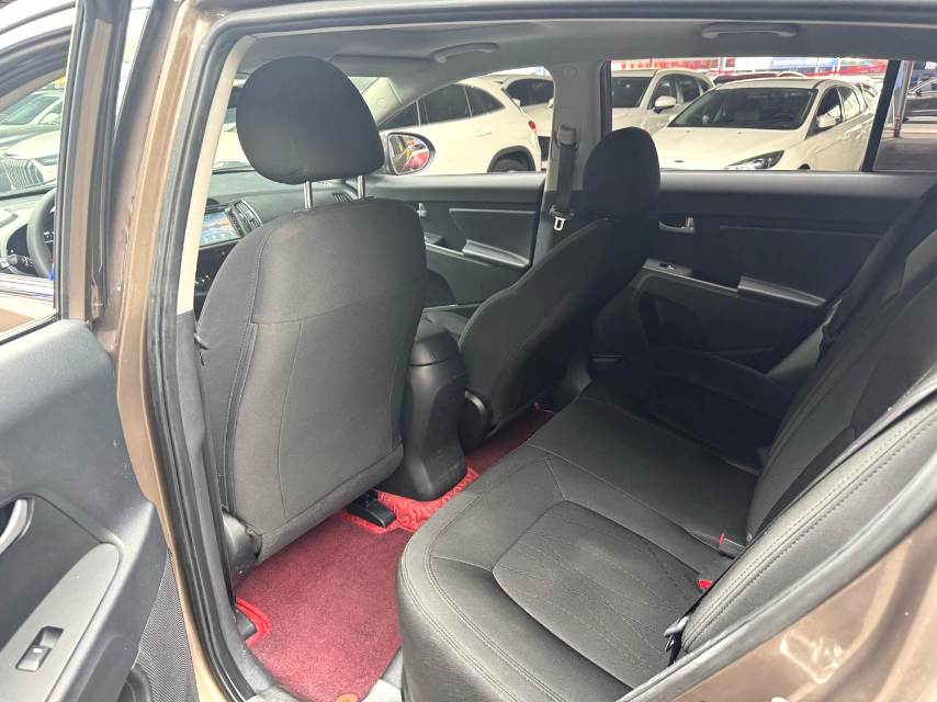 Kia Sportage 2,0 л, АКПП, передний привод, GL
