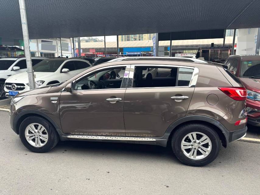 Kia Sportage 2,0 л, АКПП, передний привод, GL
