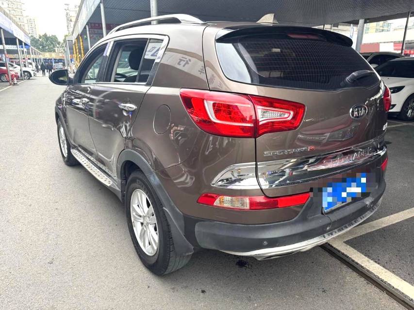 Kia Sportage 2,0 л, АКПП, передний привод, GL