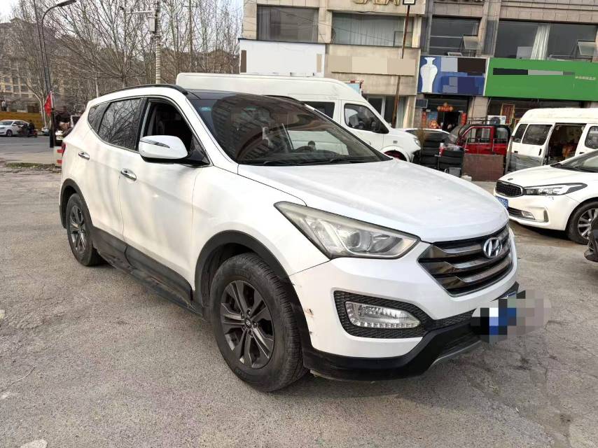 Hyundai Santa Fe 2.4L Automatic2WD