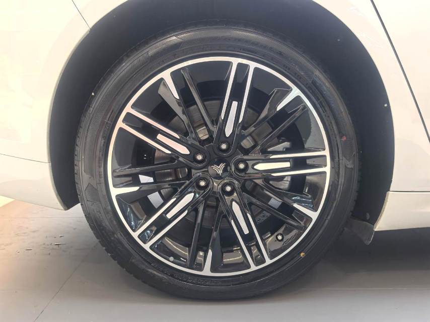 Neta S Electric 520km RWD Lite Version