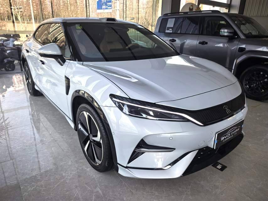 BYD L (Liter) Electric Vehicle 662km