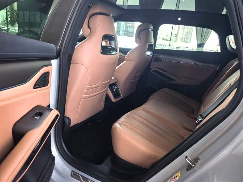 BYD L (Liter) Electric Vehicle 662km