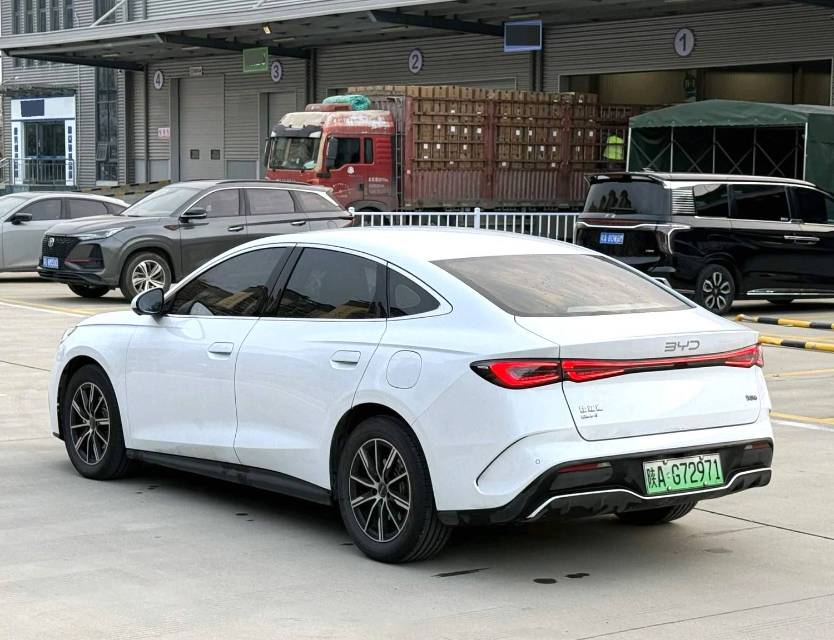 BYD 06 New Energy DM i 80KM Premium