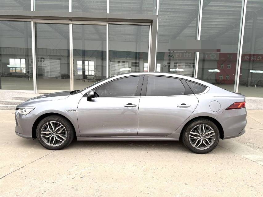 BYD PLUS DM i 120KM Premium