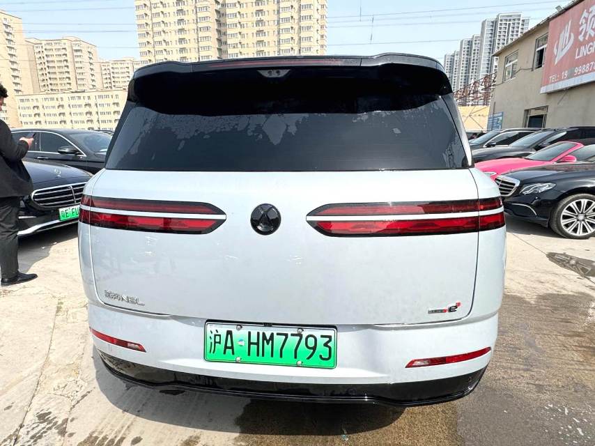 Denza N 9 — флагманская модель