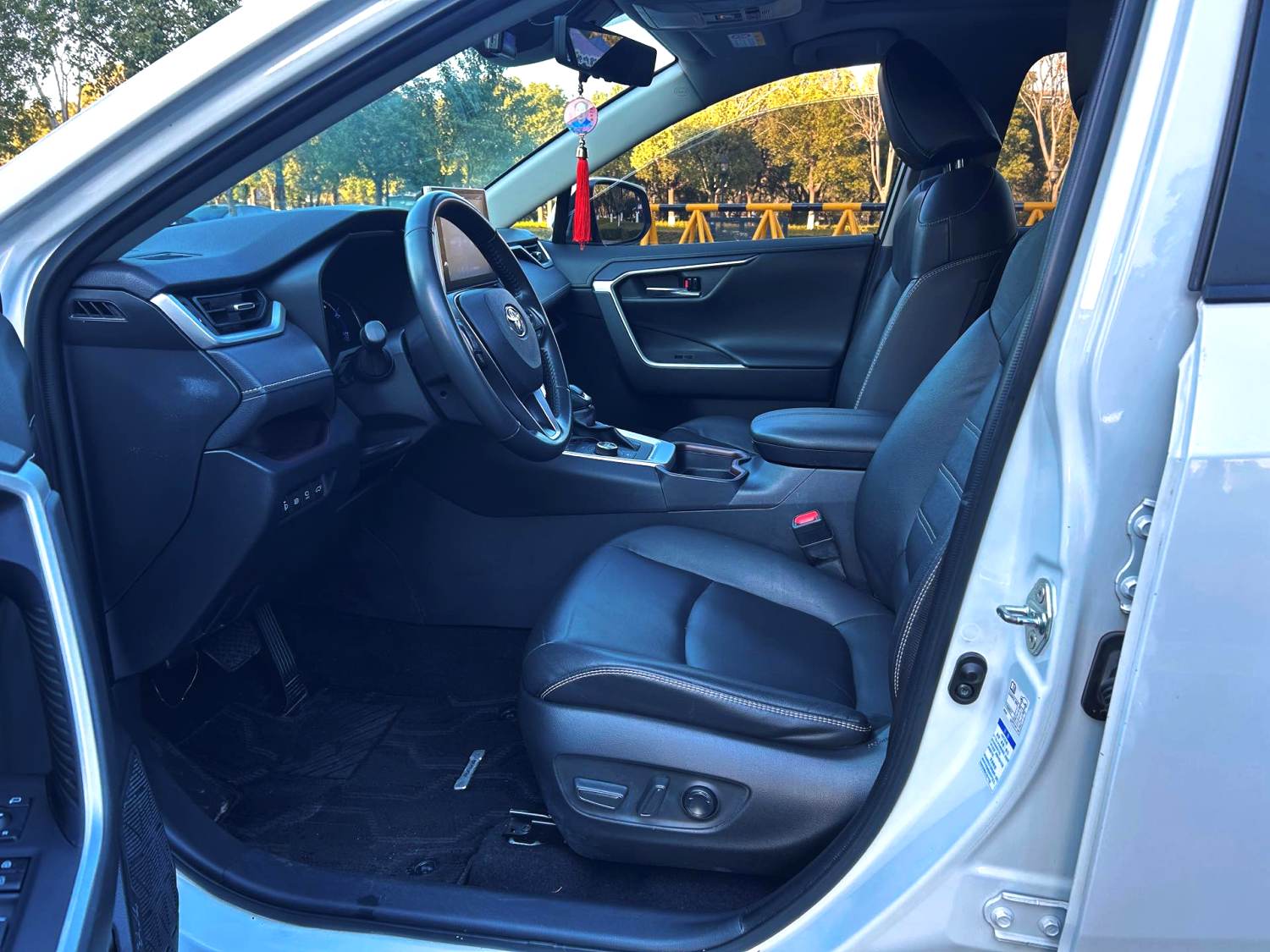 Toyota RAV 4 Hybrid 2.5L E CVT 4WDFlagship