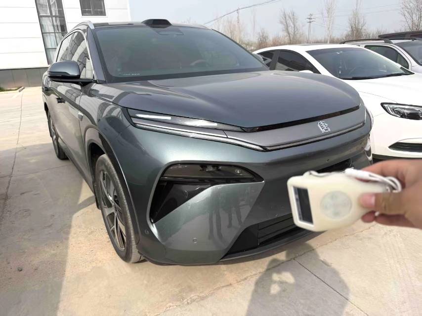 唐 L (Liter) Model Year DM 200KM 四驱激光雷达旗舰型