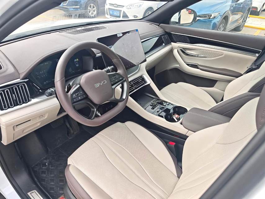 宋 PLUS New Energy Model Year Electric Vehicle 智驾版 605km Flagship