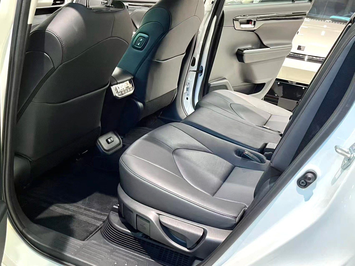 Toyota Highlander 2.5L Hybrid2WDPremium 7 Seats