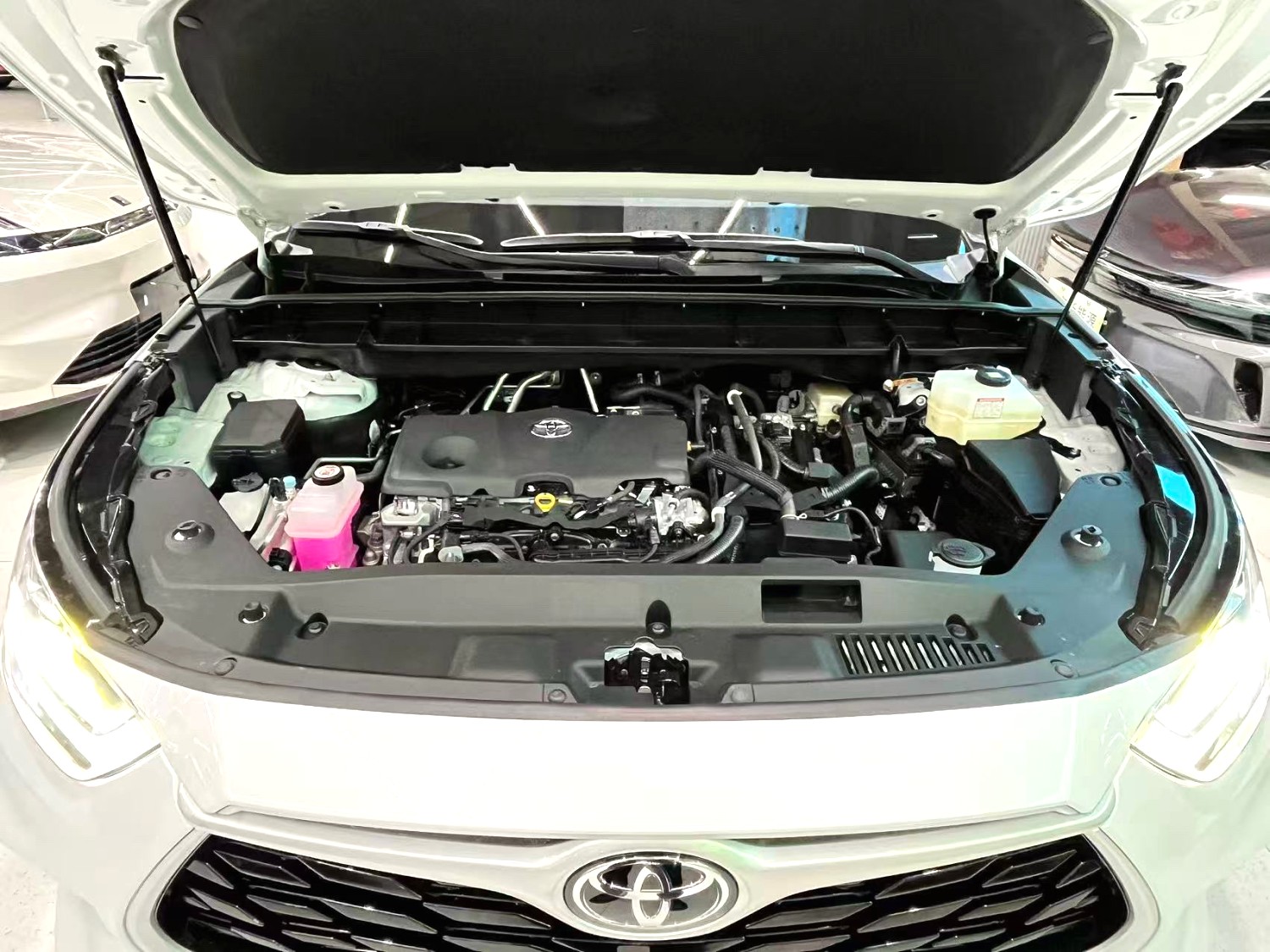 Toyota Highlander 2.5L Hybrid2WDPremium 7 Seats
