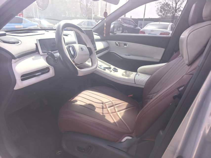 Geely Galaxy 7, версия Explore с запасом хода 120 км